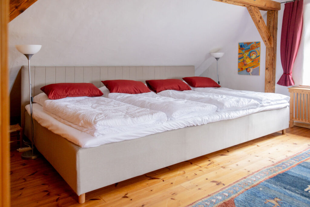 2,50m durchgehendes Familienbett - Schlafzimmer 01